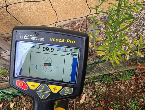 Localisateur utilisé pour tracer un réseau enterré en extérieur